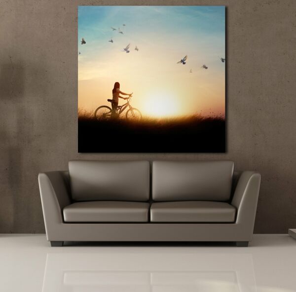 BİSİKLET SÜREN KIZ KANVAS TABLO