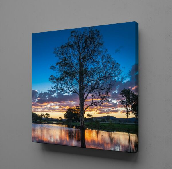 GÖL İÇİNDEKİ AĞAÇ KANVAS TABLO