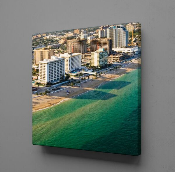 SAHİLDEKİ OTELLER KANVAS TABLO