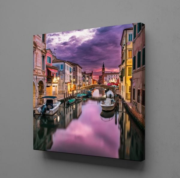 ŞEHRİN ARASINDAN AKAN NEHİR KANVAS TABLO