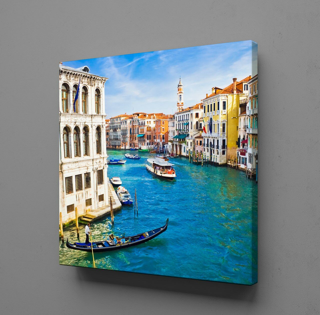 RENKLİ EVLER ARASINDAN NEHİR AKINTISI KANVAS TABLO