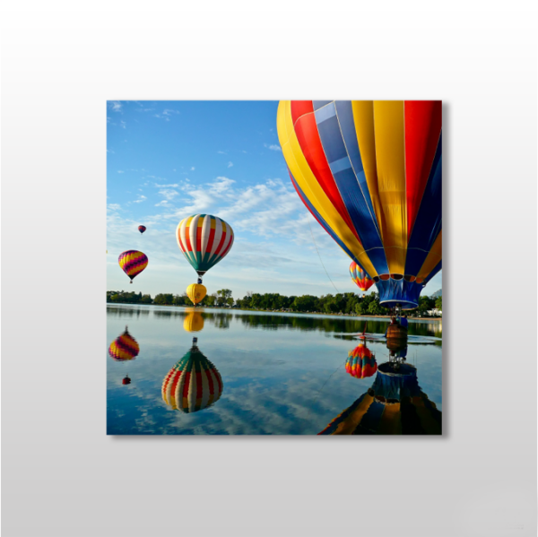 Balonlar Ve Nehir Kanvas Tablo